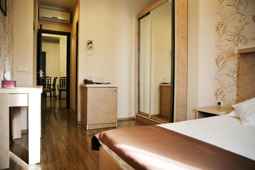 Rondo Hotel Tbilisi Rom bilde