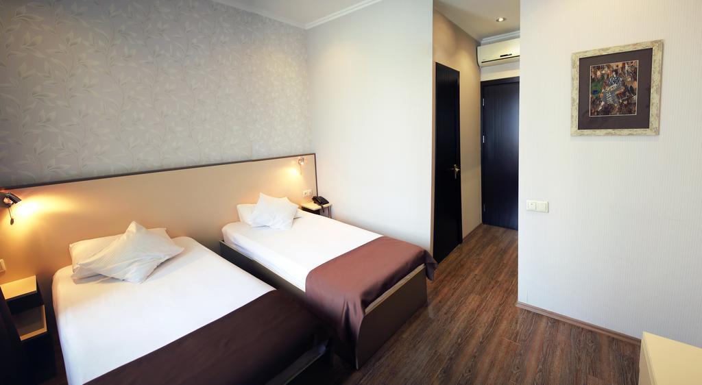 Rondo Hotel Tbilisi Rom bilde